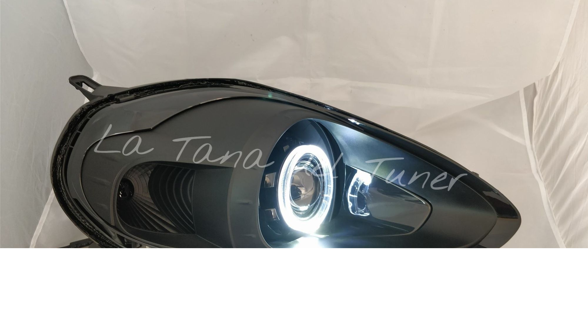 La Tana Del Tuner Per Gli Appassionati Del Car Tuning Punto Evo Abarth Proiettori Lenticolari E Angel Eyes
